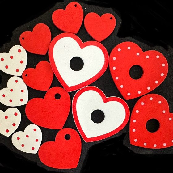Pack of Red and White Craft Wooden Love Heart Shapes with Holes - Wedding or Valentine's Party Table Decoration